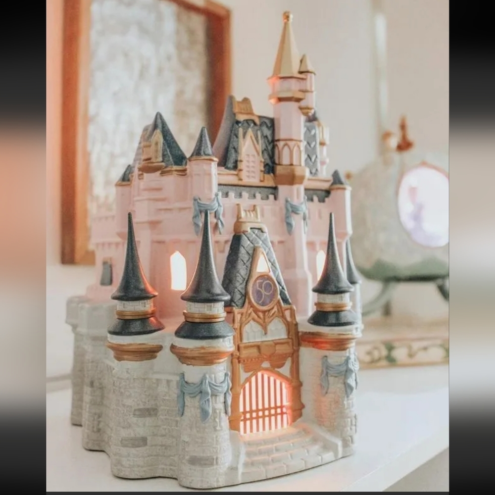 Walt Disney 50th Anniversary Cinderella Castle Scentsy warmer
